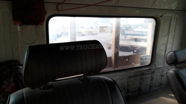 รถมิตซูบิชิ พื้นเรียบ 220 แรงม้า จดทะเบียนปี 2546 กระบะยาว 7.20 เมตร