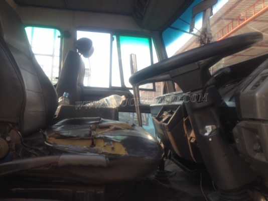 รถมิตซูบิชิ พื้นเรียบ 220 แรงม้า จดทะเบียนปี 2546 กระบะยาว 7.20 เมตร