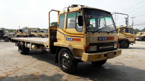 รถมิตซูบิชิ พื้นเรียบ 220 แรงม้า จดทะเบียนปี 2546 กระบะยาว 7.20 เมตร