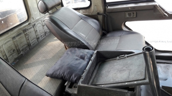 รถมิตซูบิชิ พื้นเรียบ 220 แรงม้า จดทะเบียนปี 2546 กระบะยาว 7.20 เมตร