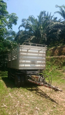 รถมิตซู 10 ล้อดั้ม 380 แรงม้า. ปี 58.  ( ขาย แม่ , ลูก. )  ,  ( * รถวิ่ง 4x,xxx กม. )     สนใจติดต่อ  081 - 6079515