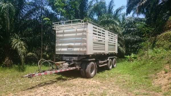 รถมิตซู 10 ล้อดั้ม 380 แรงม้า. ปี 58.  ( ขาย แม่ , ลูก. )  ,  ( * รถวิ่ง 4x,xxx กม. )     สนใจติดต่อ  081 - 6079515