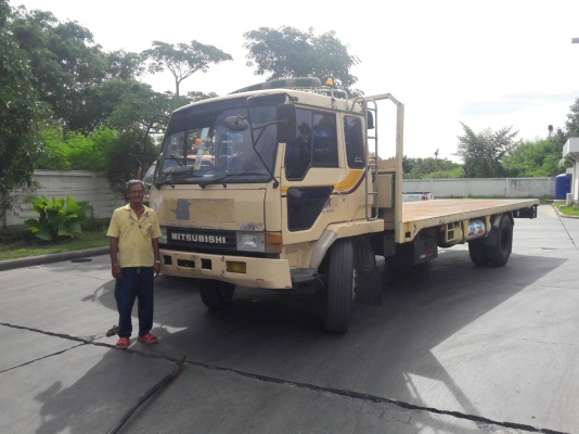 รถมิตซูบิชิ พื้นเรียบ 220 แรงม้า จดทะเบียนปี 2546 กระบะยาว 7.20 เมตร