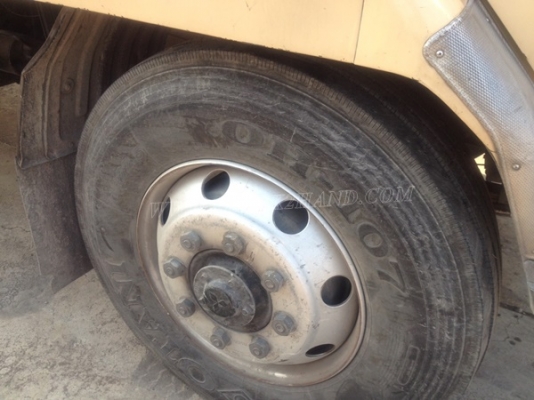 รถมิตซูบิชิ พื้นเรียบ 220 แรงม้า จดทะเบียนปี 2546 กระบะยาว 7.20 เมตร