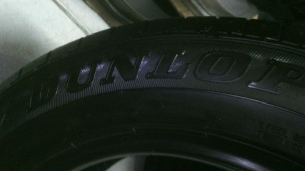 Dunlop. Ec300 185/60-15