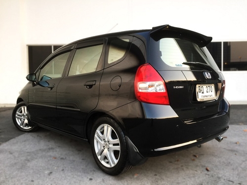 **Jazz ปี05 ตัวE สีดำ ออโต้ ท็อปสุดของรุ่น เลขไมล์น้อย สีเดิม ไม่เคยชน ขับง่าย จอดสบาย ราคาถูก**