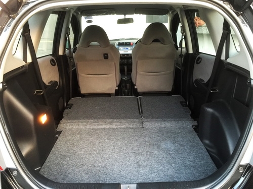 **Jazz ปี05 ตัวE สีดำ ออโต้ ท็อปสุดของรุ่น เลขไมล์น้อย สีเดิม ไม่เคยชน ขับง่าย จอดสบาย ราคาถูก**