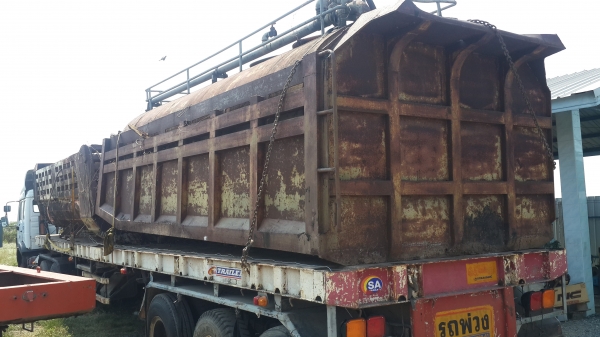 กะบะบรรทุกหินใหญ่