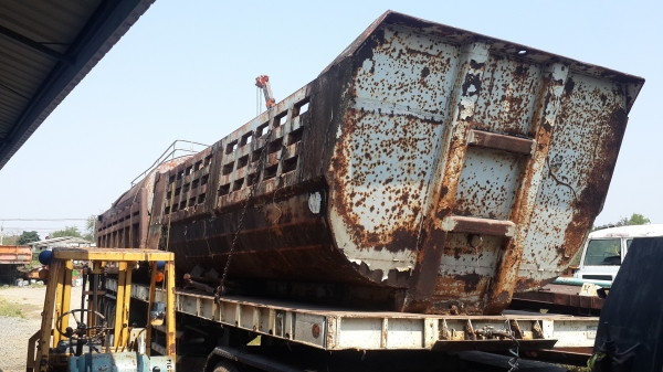 กะบะบรรทุกหินใหญ่