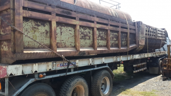 กะบะบรรทุกหินใหญ่