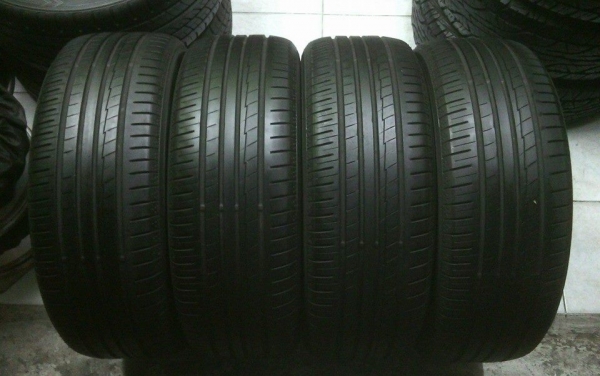 YOKOHAMA Bluearth-A 215/55-17