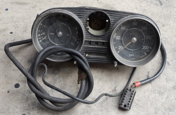 ขายเรือนไมล์w115-W108-ราคา1500บ สนใจติดต่อได้ครับ