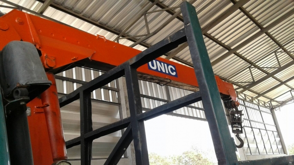 ขาย 595,000บ หกล้อ ฮีโน่ FD180pawer เครน 3ตัน ท้องวี ช่วงยาว 6.50ม สภาพดีสวยพร้อมใช้งาน  เล่มทะเบียนพร้อมโอม