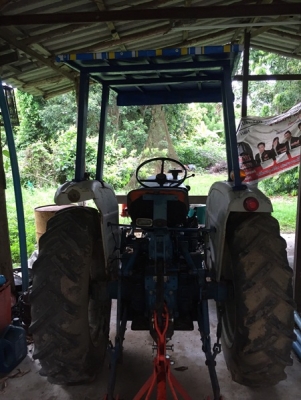 รถไถFord 2080 ขับ 2WD 4 สูบ 36 แรงม้า แบตเตอรี่ใหม่ มีเล่มทะเบียน ไฮโดรลิกขึ้นลงรวดเร็ว PTO ดี สภาพดี ราคาคุยกันได้ครับ