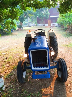 รถไถFord 2080 ขับ 2WD 4 สูบ 36 แรงม้า แบตเตอรี่ใหม่ มีเล่มทะเบียน ไฮโดรลิกขึ้นลงรวดเร็ว PTO ดี สภาพดี ราคาคุยกันได้ครับ