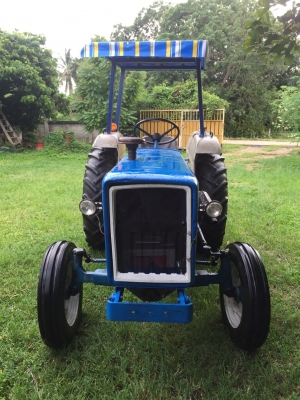 รถไถFord 2080 ขับ 2WD 4 สูบ 36 แรงม้า แบตเตอรี่ใหม่ มีเล่มทะเบียน ไฮโดรลิกขึ้นลงรวดเร็ว PTO ดี สภาพดี ราคาคุยกันได้ครับ