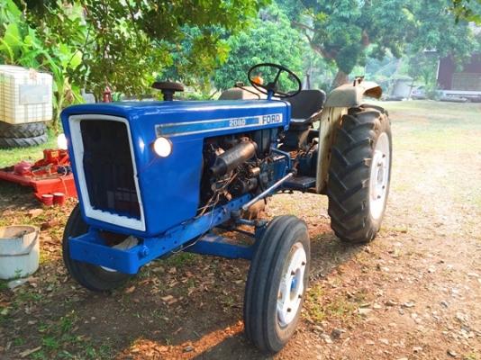 รถไถFord 2080 ขับ 2WD 4 สูบ 36 แรงม้า แบตเตอรี่ใหม่ มีเล่มทะเบียน ไฮโดรลิกขึ้นลงรวดเร็ว PTO ดี สภาพดี ราคาคุยกันได้ครับ