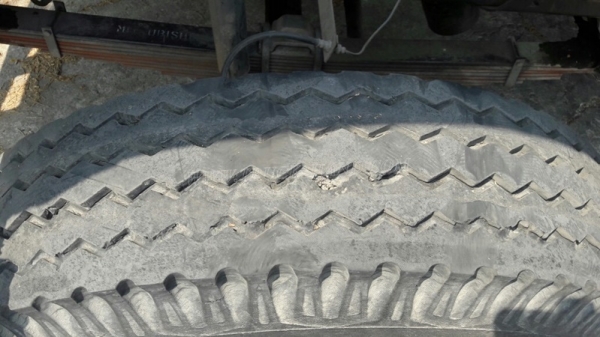 รถมิตซูบิชิพื้นเรียบ 220 แรงม้า จดทะเบียนเมื่อ 2546