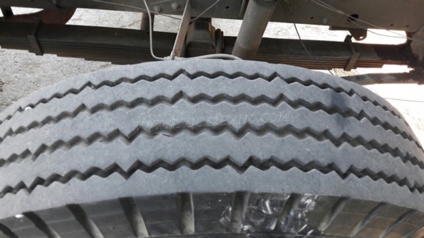 รถมิตซูบิชิพื้นเรียบ 220 แรงม้า จดทะเบียนเมื่อ 2546