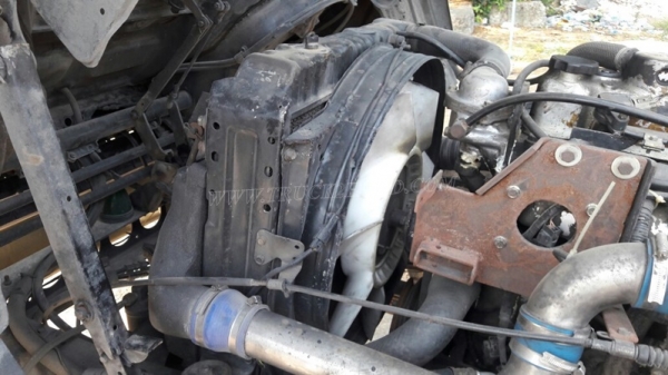 รถมิตซูบิชิพื้นเรียบ 220 แรงม้า จดทะเบียนเมื่อ 2546