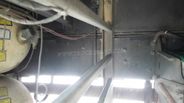 รถมิตซูบิชิพื้นเรียบ 220 แรงม้า จดทะเบียนเมื่อ 2546