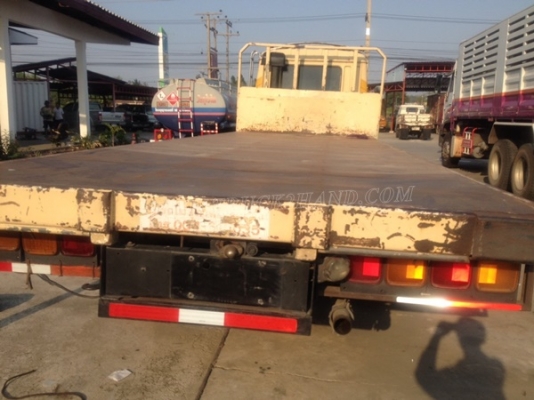 รถมิตซูบิชิพื้นเรียบ 220 แรงม้า จดทะเบียนเมื่อ 2546