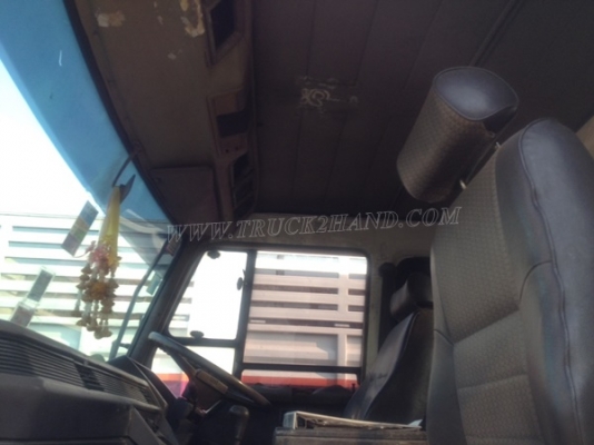 รถมิตซูบิชิพื้นเรียบ 220 แรงม้า จดทะเบียนเมื่อ 2546