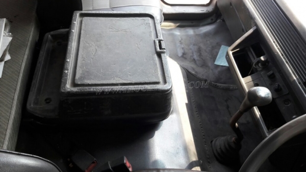 รถมิตซูบิชิพื้นเรียบ 220 แรงม้า จดทะเบียนเมื่อ 2546