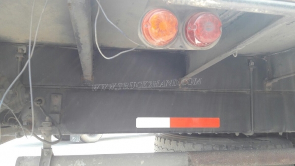 รถมิตซูบิชิพื้นเรียบ 220 แรงม้า จดทะเบียนเมื่อ 2546