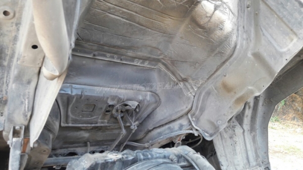 รถมิตซูบิชิพื้นเรียบ 220 แรงม้า จดทะเบียนเมื่อ 2546