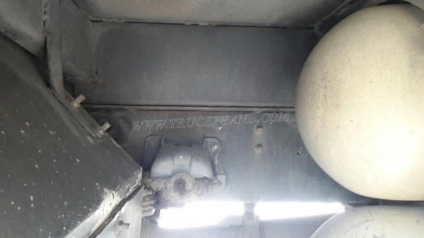 รถมิตซูบิชิพื้นเรียบ 220 แรงม้า จดทะเบียนเมื่อ 2546