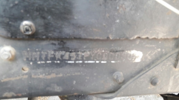 รถมิตซูบิชิพื้นเรียบ 220 แรงม้า จดทะเบียนเมื่อ 2546