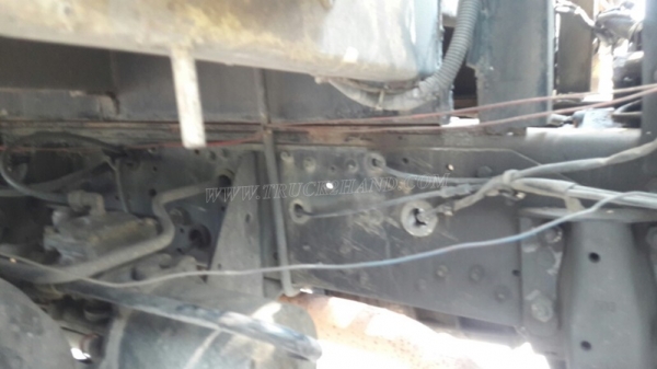 รถมิตซูบิชิพื้นเรียบ 220 แรงม้า จดทะเบียนเมื่อ 2546