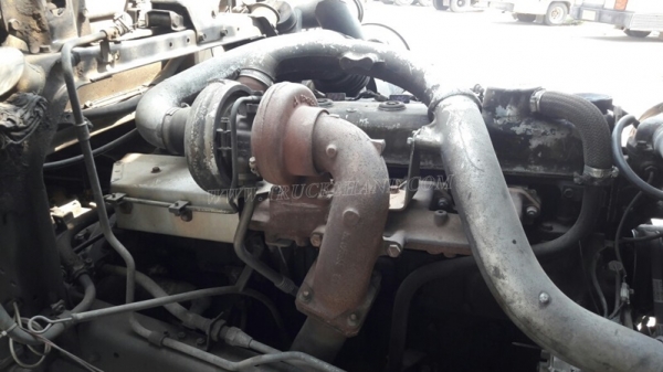 รถมิตซูบิชิพื้นเรียบ 220 แรงม้า จดทะเบียนเมื่อ 2546