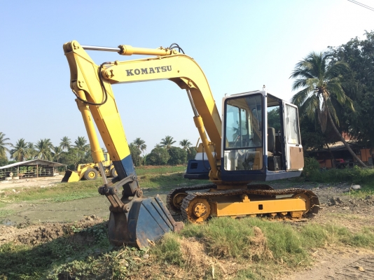 ขาย KOMATSU  PC60-6  รถสวยสภาพพร้อมใช้   สนใจโทร 089-7462641  สุวรรณีจ้า