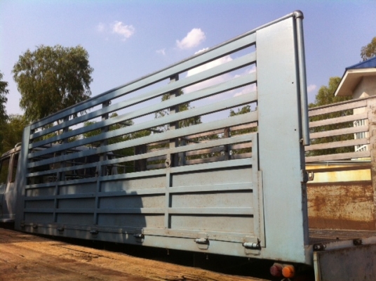 กระบะสิบล้อ