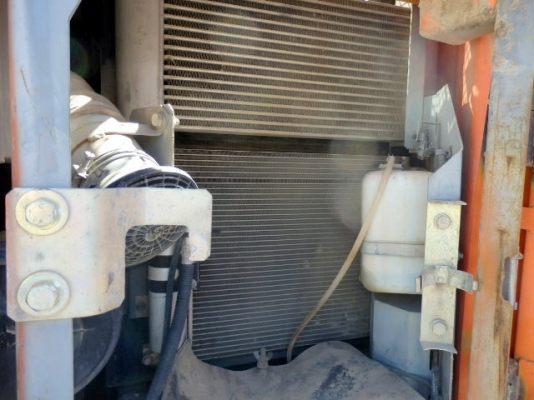 ขาย HITACHI ZX135US ปี 2006 มีลายหัวกระแทก ใช้งานน้อย สภาพสวย  เครื่องปั๊มดี  สนใจโทร 089-7462641 สุวรรณี  เผ่าพงศ์ษา