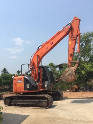 ขาย HITACHI ZX135US ปี 2006 มีลายหัวกระแทก ใช้งานน้อย สภาพสวย  เครื่องปั๊มดี  สนใจโทร 089-7462641 สุวรรณี  เผ่าพงศ์ษา