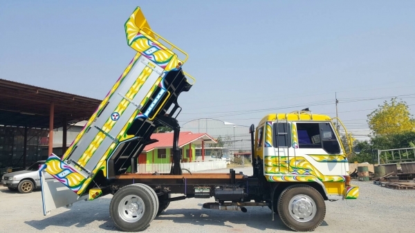 ขายรถ MITSUBISHI FUSO FK457F ดั้มดิน เครื่อง6D16 195 แรงม้า(ยัดโบ) เครื่องดี เกียร์ดี เพลาบุ๋ม พวงมาลัยเพาเวอร์ เบรคทิฟฟี่  คัสซีสวยตลอดเส้น  กระบะ ยาว 3.80ม. ,กว้าง 2.35ม.  รถพร้อมใช้งาน เอกสารพร้อมโอน