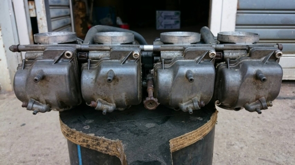 คาร์บู suzuki 400 R7