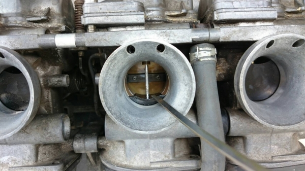 คาร์บู suzuki 400 R7