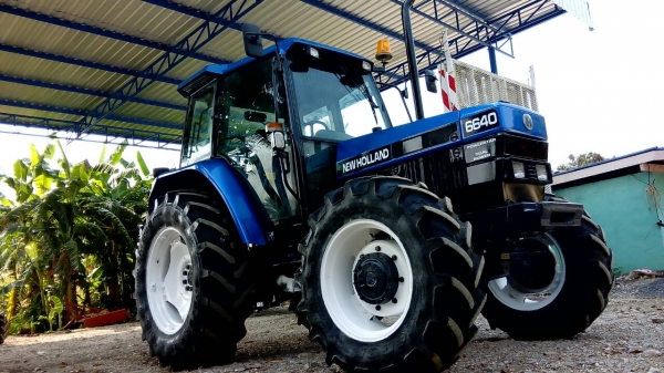 ขายรถไถฟอร์ด NEWHOLLAND   6640  4WD