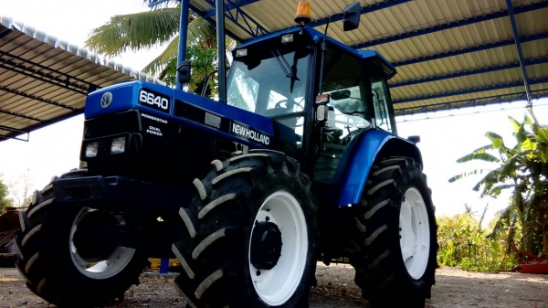 ขายรถไถฟอร์ด NEWHOLLAND   6640  4WD