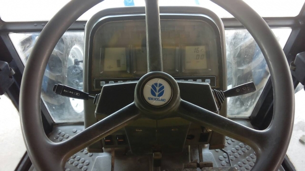 ขายรถไถฟอร์ด NEWHOLLAND   6640  4WD