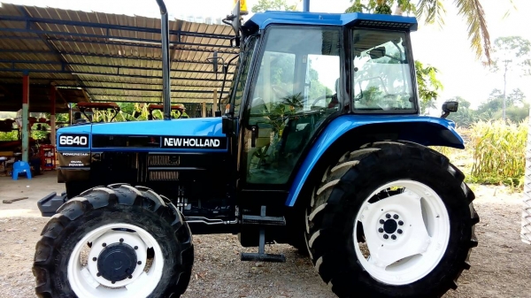 ขายรถไถฟอร์ด NEWHOLLAND   6640  4WD
