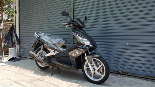 ขออนุญาติขาย HONDA AIRBLADE 110 CC รุ่น NEW TOP COMBI BRAKE ล้อแม็กแท้ศูนย์ ฟรีค่าโอน