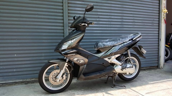ขออนุญาติขาย HONDA AIRBLADE 110 CC รุ่น NEW TOP COMBI BRAKE ล้อแม็กแท้ศูนย์ ฟรีค่าโอน