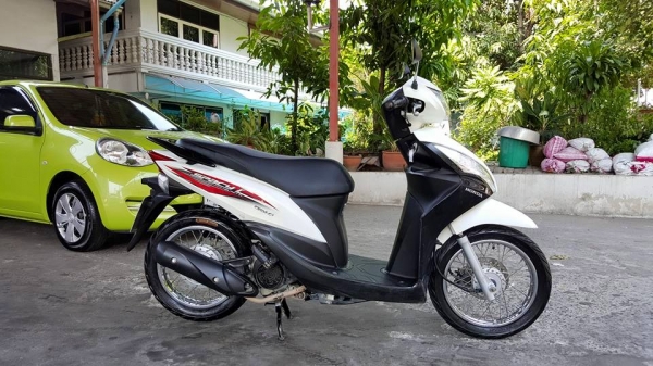 ขออนุญาติขาย HONDA SPACY-i 110 CC สีขาวมุกสวยมาก โอนฟรี ขออนุญาติขาย HONDA SPACY-i 110 CC สีขาวมุกสวยมาก โอนฟรี