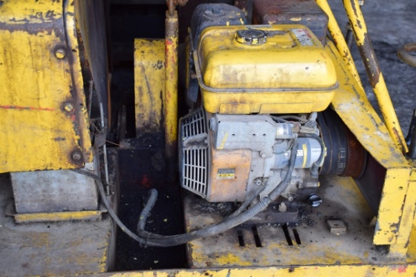 รภปูยางมะตอย ใช้ได้ทั้งทำลูก ระนาบและแบบพื้นเรีบย หน้ากว้าง80ซม. ขายตามสภาพเก่าญี่ปุ่นสตาร์กุญแจ ราคา 70,000บาท สวยทนแข็งเเรง รภปูยางมะตอย ใช้ได้ทั้งทำลูก ระนาบและแบบพื้นเรีบย หน้ากว้าง80ซม. ขายตามสภาพเก่าญี่ปุ่นสตาร์กุญแจ ราคา 70,000บาท สวยทนแข็งเเรง