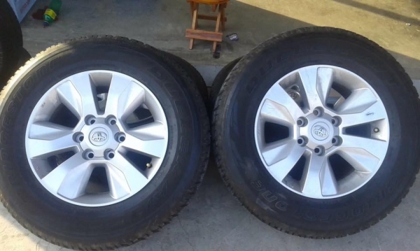 ขายล้อแม็กRevoขอบ17 4ล้อ ราคา 16,500บาท